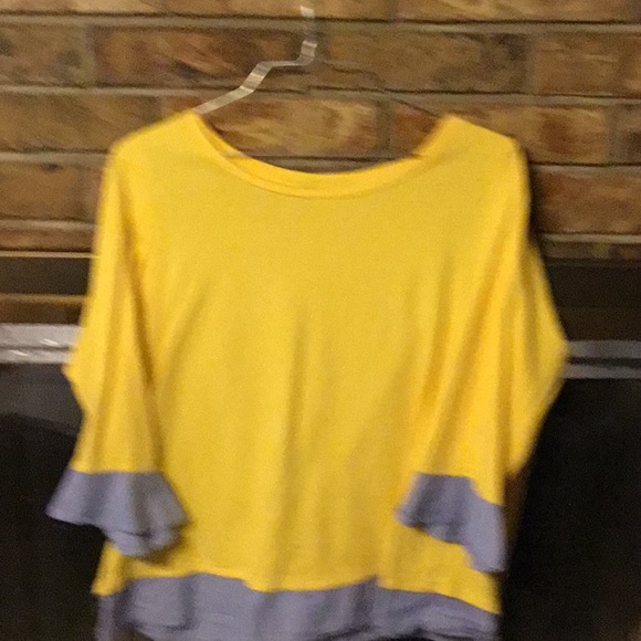 Crown & ivy size 0X part of it is Lenin material - Picture 2 of 3